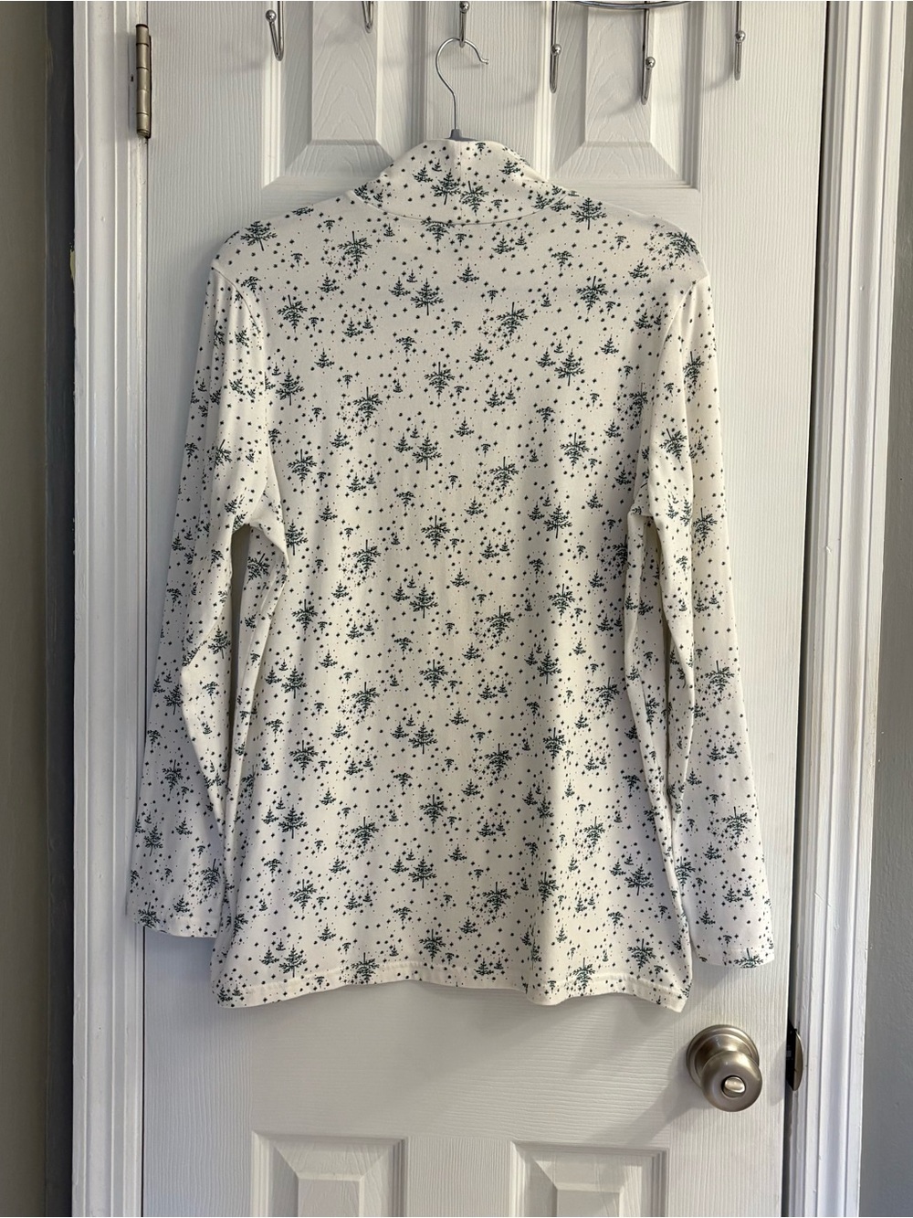 White Stag Women's XL (16-18) Mock Neck Turtleneck Top Winter Tree Snowflake. - Picture 2 of 6